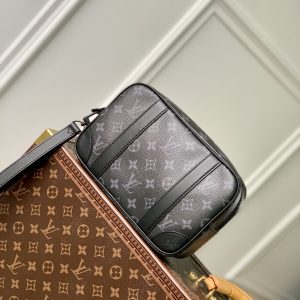 Louis Vuitton Pochette Kasai -25 x 15.5 x 6.5 CM - Image 1