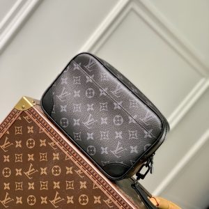 Louis Vuitton Pochette Kasai -25 x 15.5 x 6.5 CM - Image 3