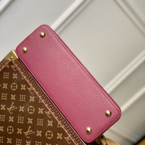 Louis Vuitton Capucines Bag-31.5*20*11CM - Image 4