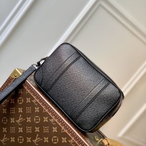 Louis Vuitton Pochette Kasai -25 x 15.5 x 6.5 CM