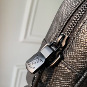 Louis Vuitton Pochette Kasai -25 x 15.5 x 6.5 CM - Image 4