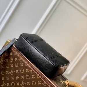 Louis Vuitton Pochette Kasai -25 x 15.5 x 6.5 CM - Image 5