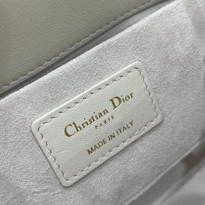 Diro 95-22 Top Handbags-19*8*13CM - Image 9