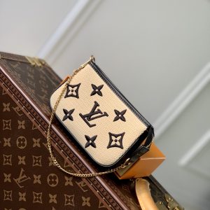 Louis Vuitton Mini Pochette Accessories-15.5 x 10.5 x 4CM
