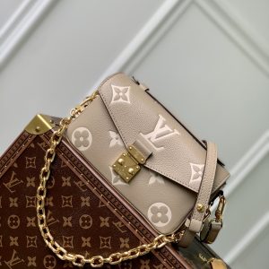 Louis Vuitton Pochette Metis East West Handbags- 21.5 x 13.5 x 6CM