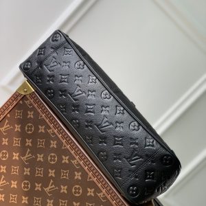 Louis Vuitton Trianon Handbags-36*22*9CM - Image 4