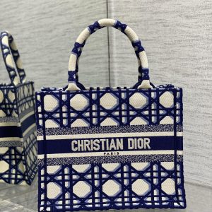 Diro Book Tote - Image 3