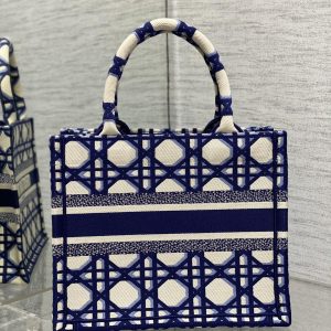 Diro Book Tote - Image 5