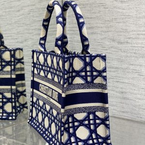 Diro Book Tote - Image 7