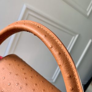 Louis Vuitton Capucines Handlebag - Image 9