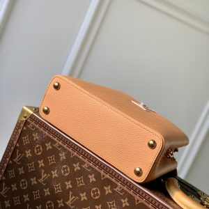 Louis Vuitton Capucines Handlebag - Image 5