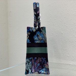 Diro Book Tote - Image 4