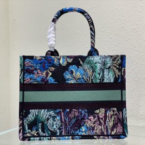 Diro Book Tote - Image 5