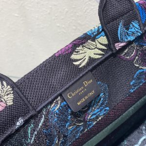 Diro Book Tote - Image 10