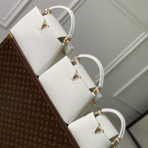 Louis Vuitton Capucines Handlebag