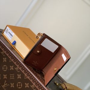 Louis Vuitton Wallet- M82381-9×11.5×1.5CM - Image 8