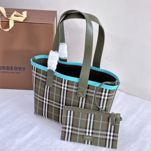 Burberry Tote-44 x 16 x 24.5CM - Image 3