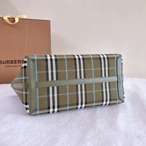Burberry Tote-44 x 16 x 24.5CM - Image 5