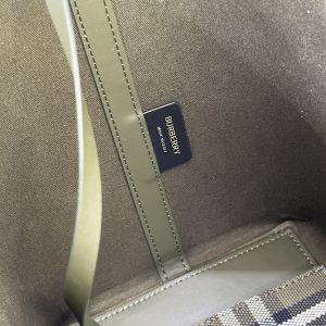 Burberry Tote-44 x 16 x 24.5CM - Image 8