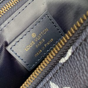 Louis Vuitton Dopp Kit-28 x 15 x 16.5CM - Image 7
