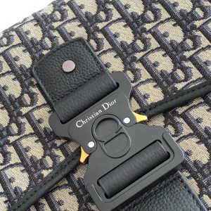 Diro Gallop Messenger Bag-28 x 22 x 7 CM - Image 5
