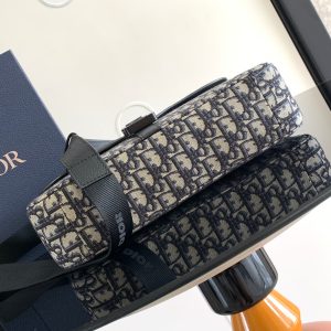 Diro Saddle Messenger Bag-31 x 23 x 8CM - Image 4