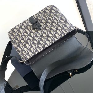 Diro Saddle Messenger Bag-31 x 23 x 8CM - Image 7