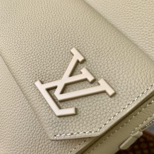 Louis Vuitton Pilot Backpack-20.0 x 30.0 x 4CM - Image 5
