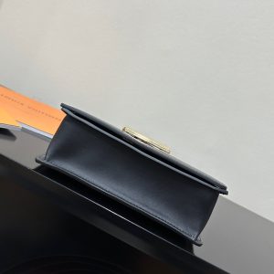 Louis Vuitton Twist Bag-M68750-19×13.5x4CM - Image 4