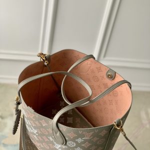 Louis Vuitton Blossom Handbags-30*27.5*16CM - Image 8