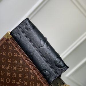 Louis Vuitton OnTheGo East West Handbag-M23640-25*13*10CM - Image 6