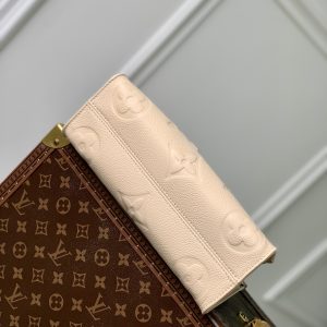 Louis Vuitton OnTheGo East West Handbag-M23640-25*13*10CM - Image 5