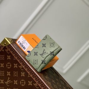 Louis Vuitton Aerogram Wallet-8 x 11 x 1CM - Image 3