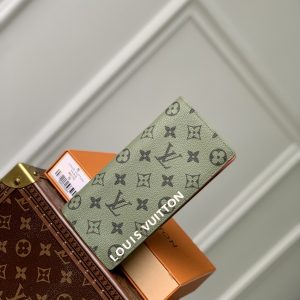 Louis Vuitton Wallet-10*19*2CM - Image 1