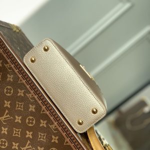 Louis Vuitton Capucines Handlebag - Image 5