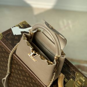 Louis Vuitton Capucines Handlebag - Image 10