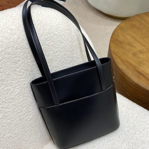 Burberry Tote - Image 3