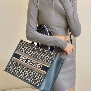 Diro Small Book Tote-36.5CM - Image 11