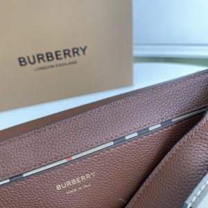 Burberry Vintage Bag-25 x 8.5 x 185CM - Image 9