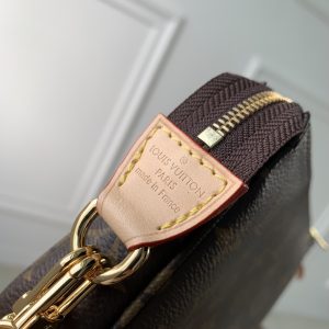 Louis Vuitton Pochette Accessoire-23.5 x 13.5 x 4CM - Image 4