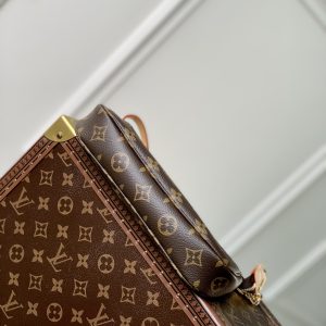 Louis Vuitton Pochette Accessoire-23.5 x 13.5 x 4CM - Image 5