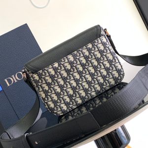 Diro Saddle Messenger Bag-23 x 18 x 6CM - Image 2