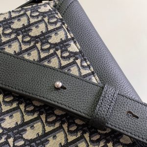 Diro Saddle Messenger Bag-23 x 18 x 6CM - Image 6