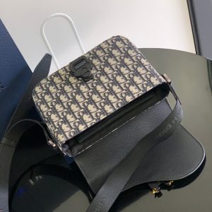Diro Saddle Messenger Bag-23 x 18 x 6CM - Image 7