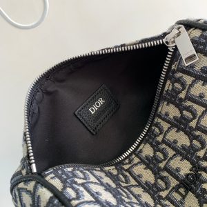 Diro Oblique Barrel Crossbody Bag-21.3×12.5×12.5CM - Image 9