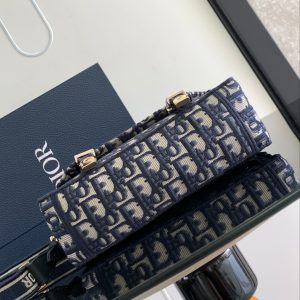 Diro Oblique Messenger Bag-23×15×8CM - Image 6
