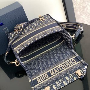 Diro Oblique Messenger Bag-28×24×12CM - Image 8