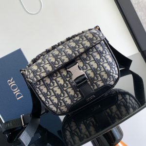 Diro Explorer Crossbody Bag-20 x 15 x 5CM