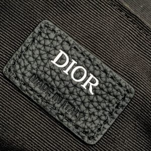 Diro Explorer Crossbody Bag-20 x 15 x 5CM - Image 9