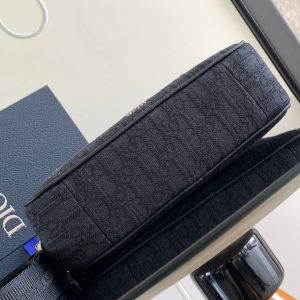 Diro Safari Messenger Bag-26 x 17 x 7CM - Image 4